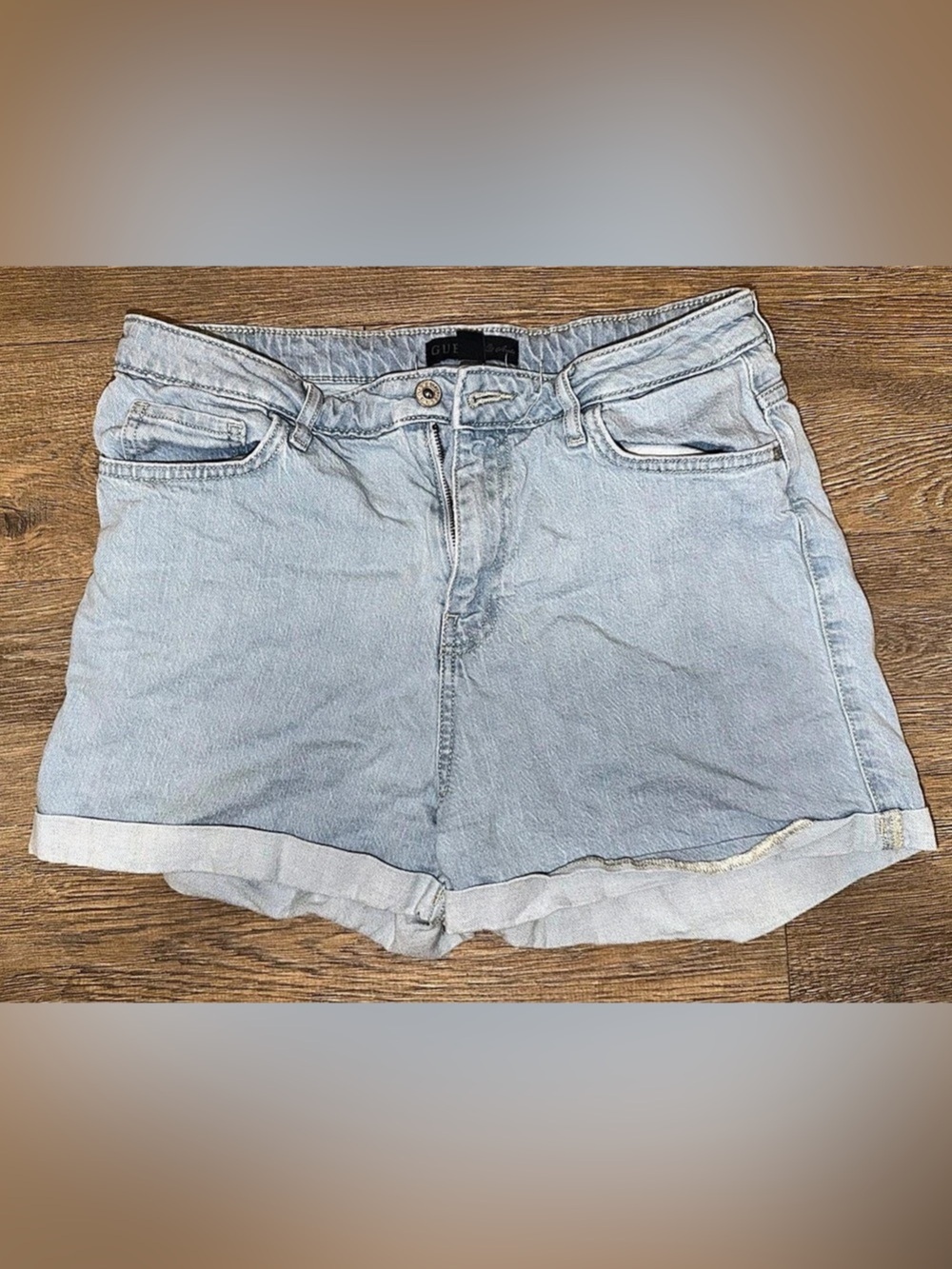 Guess Light Wash Cuffed Denim Shorts Waist 31
